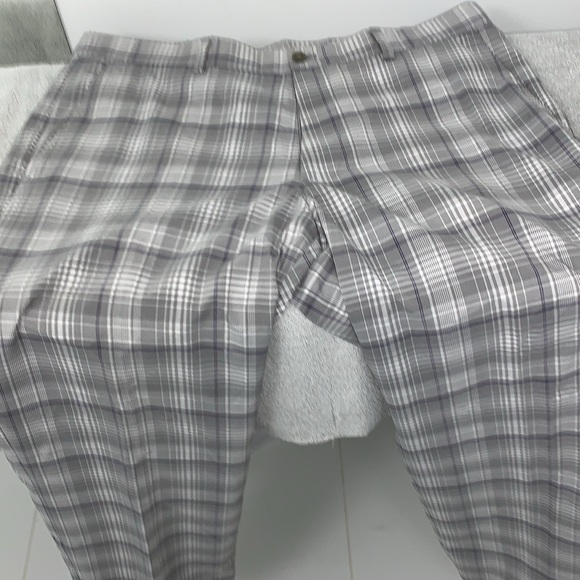 Like New IZod Mens Golf Pants W36” slim fit and 31” Inseam. 10/10 Condition - Picture 7 of 15